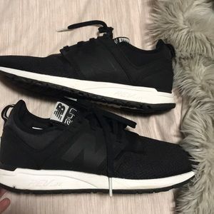 new balance black shoes